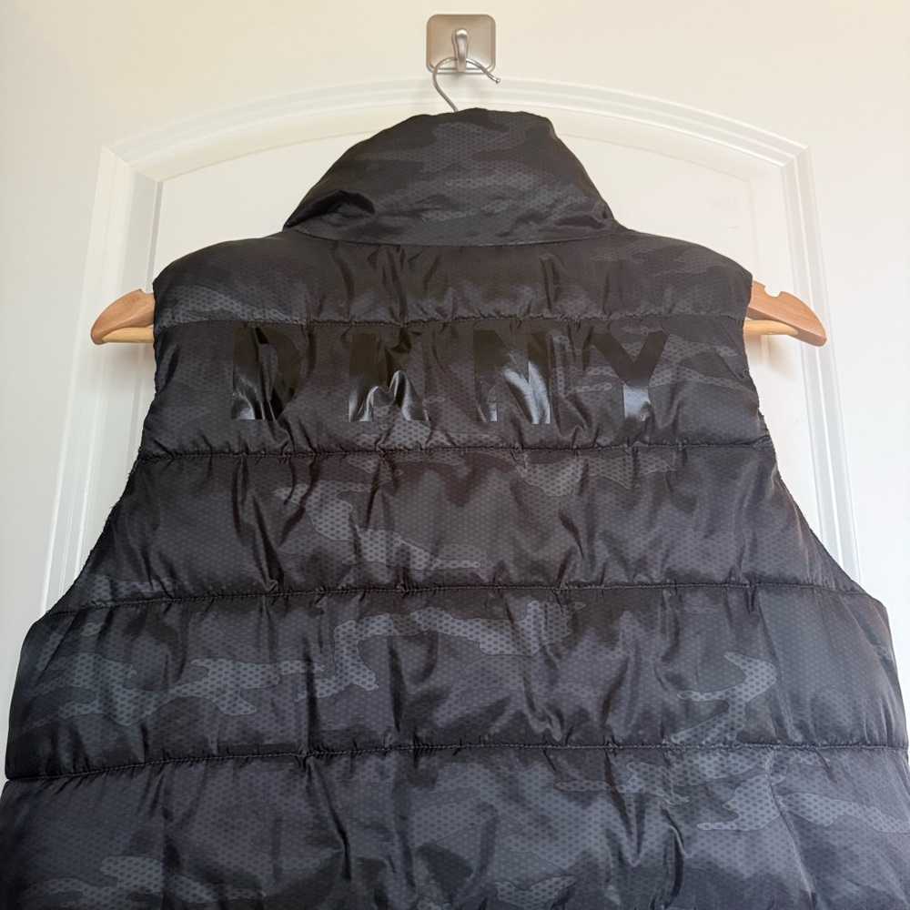 DKNY Black Quilted Lightweight Puffer Vest with High Collar Women’s Size Medium - Picture 3 of 11